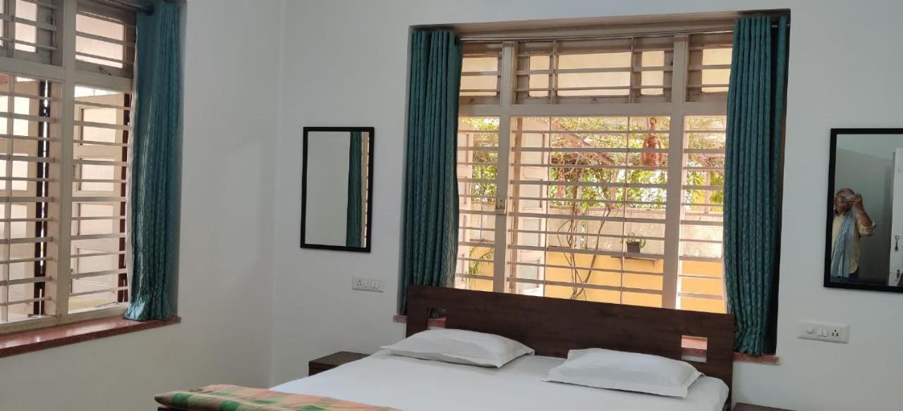 Srinekatan Heritage Villa Homestay Ahmedabad Exterior foto